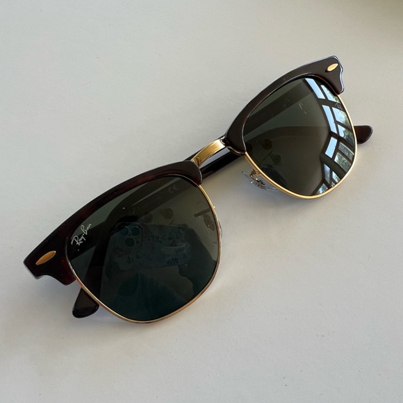 New Ray-Ban Clubmaster Classic, Polished Red Havana - Picture 3 of 6